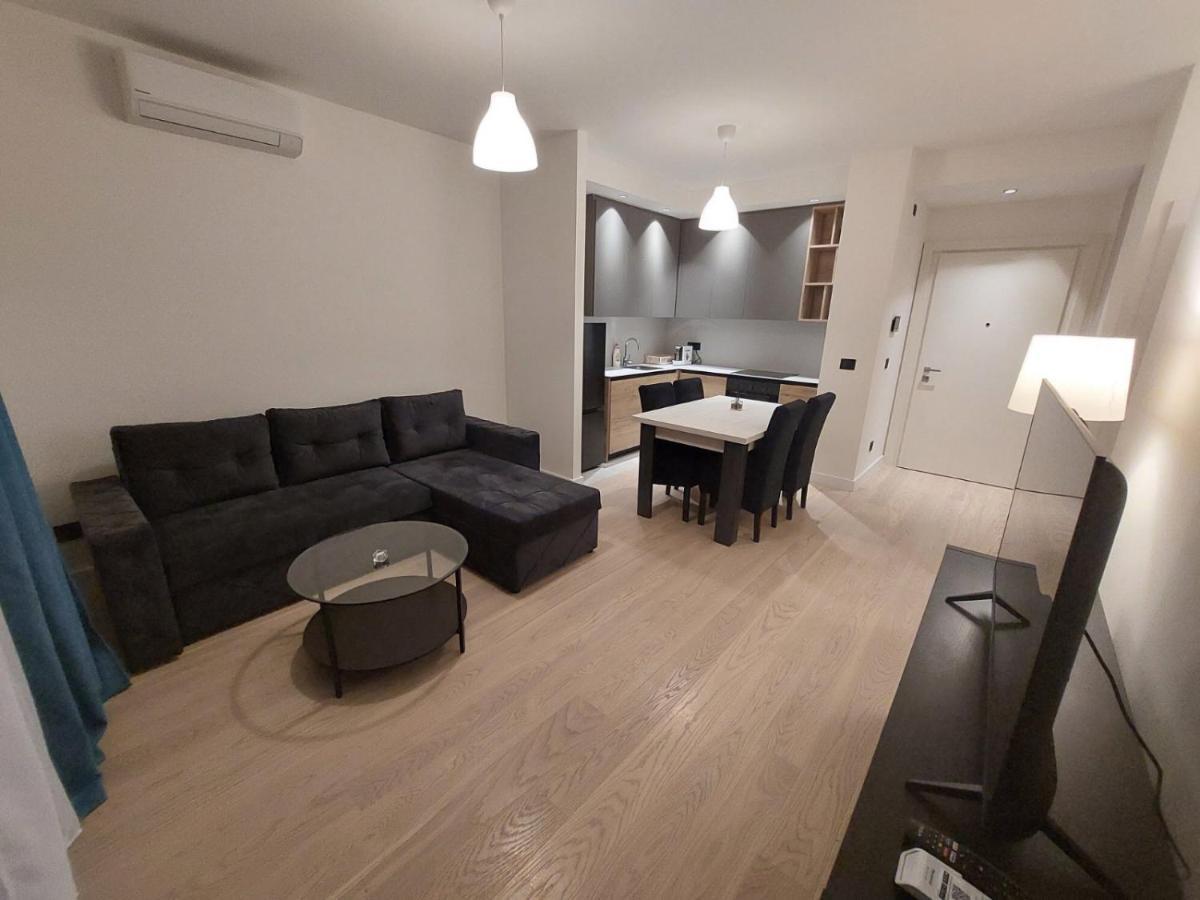 Apartman Irma Sajmiste Экстерьер фото